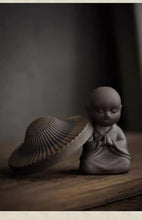 Load image into Gallery viewer, Hat-Shaped Tea Strainer Little Monk