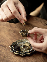 Load image into Gallery viewer, Incense Burner (Flower-shaped)
