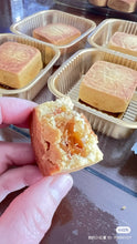 Load image into Gallery viewer, Handmade Pineapple Cake
